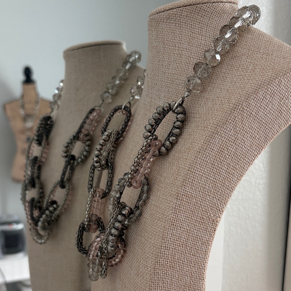 GORGEOUS Linked Crystal Beaded Necklace